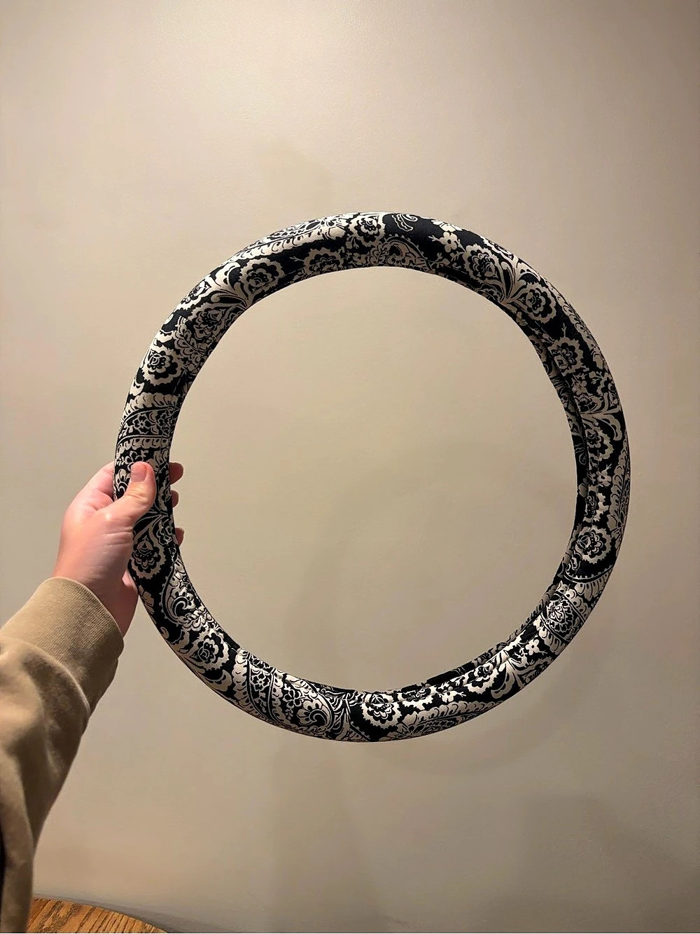 Steering Wheel cover: Black & White Floral